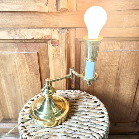 Underwriters Laboratories Vintage Brass Swing Arm Portable Desk Table Lamp - Picture 14 of 17